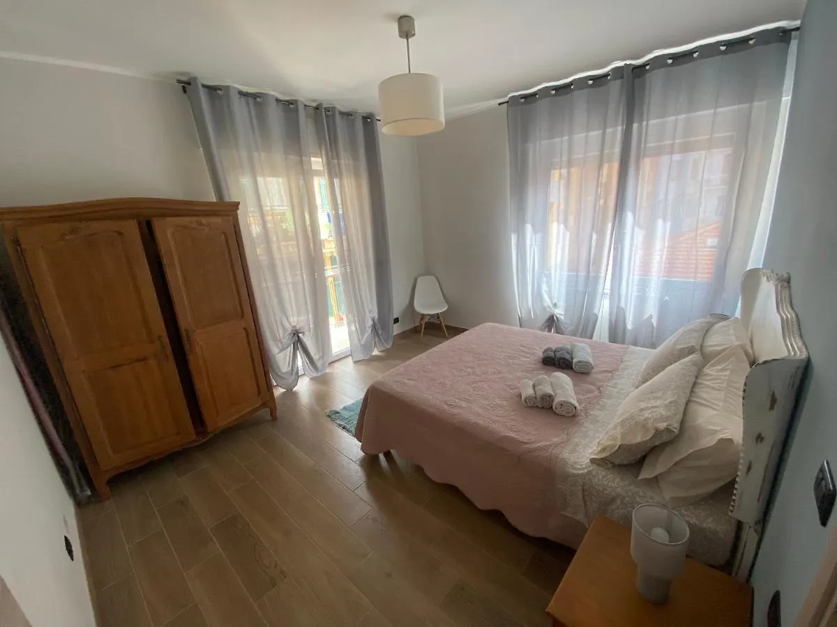 A Due Passi Dal Mare Apartment Ventimiglia Italy